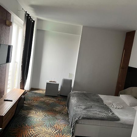 Hotel Sydney كرايوفا المظهر الخارجي الصورة