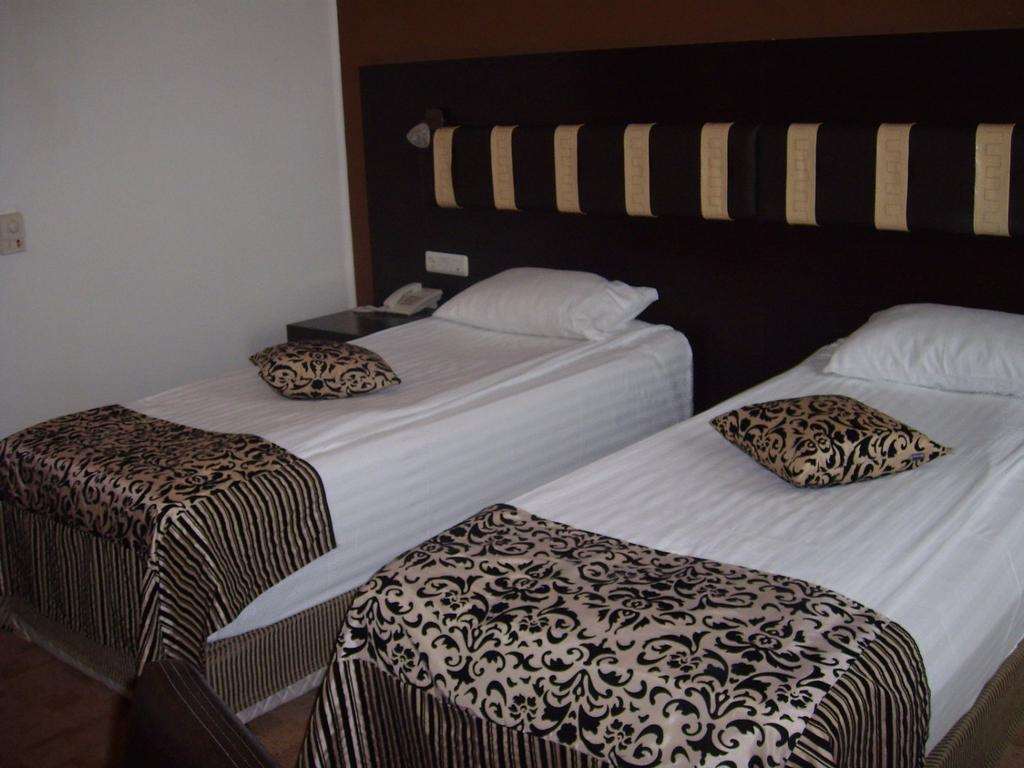 Hotel Sydney كرايوفا الغرفة الصورة